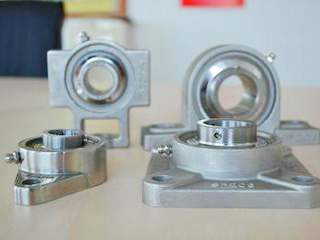 外球面軸承及軸殼